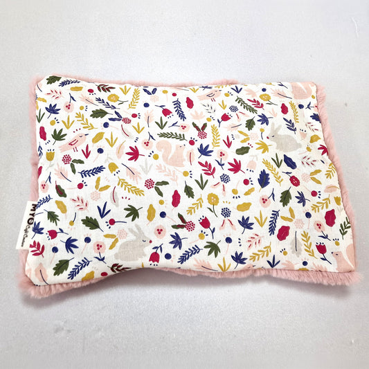 atelier de couture bouillotte sèche conçue avec des noyaux de cerises