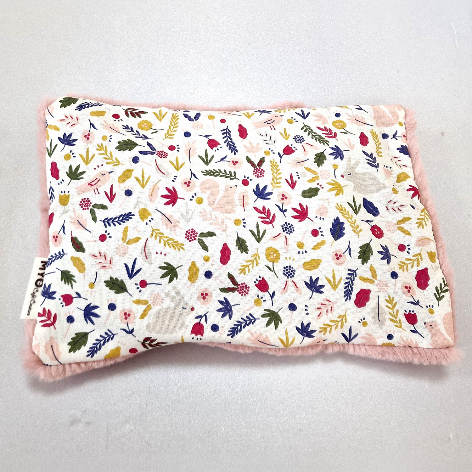 atelier de couture  bouillotte sèche conçue avec des noyaux de cerises 