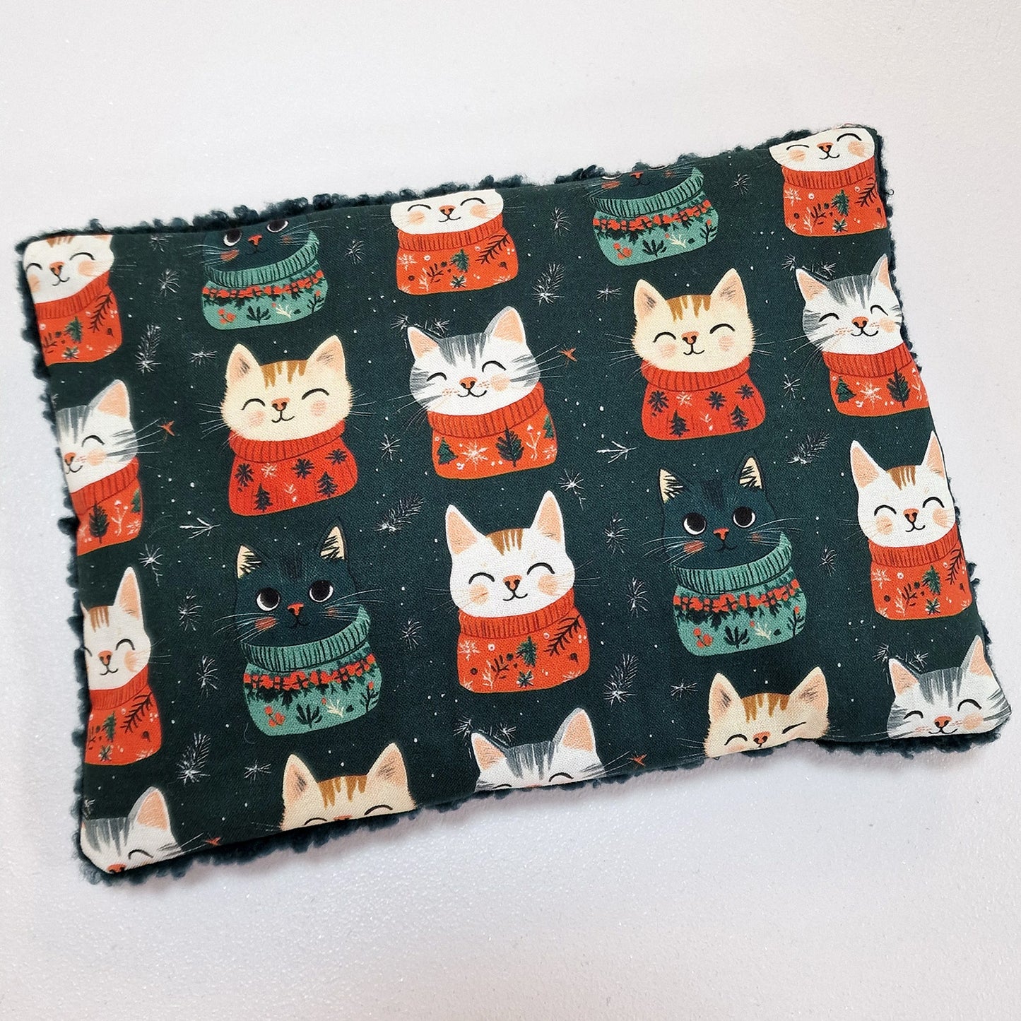 atelier de couture  bouillotte sèche conçue avec des noyaux de cerises 