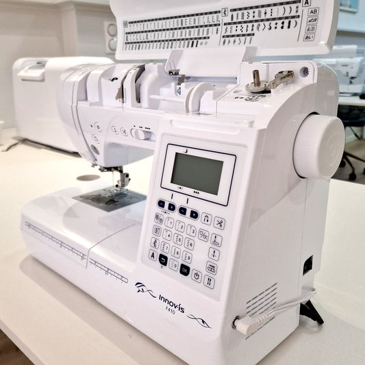 Prise en main de la machine à coudre ou de la surjeteuse