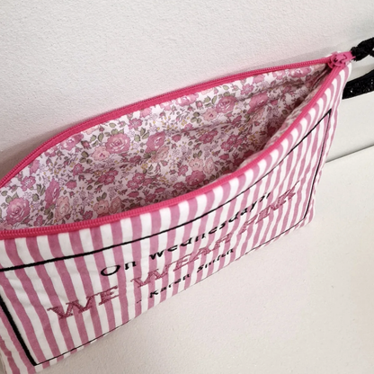 atelier de couture trousse plate avec fermeture éclair